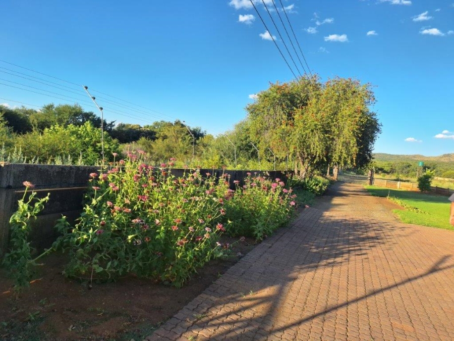 Commercial Property for Sale in Zuurplaat A H North West